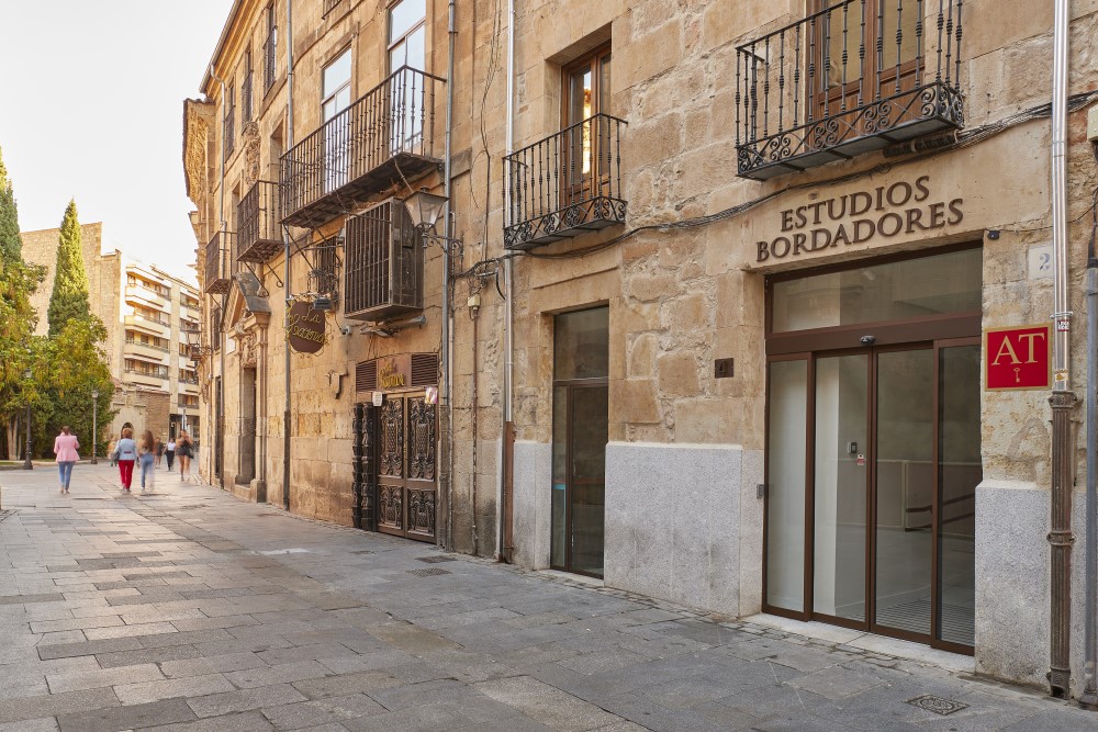 Entrada Estudios bordadores