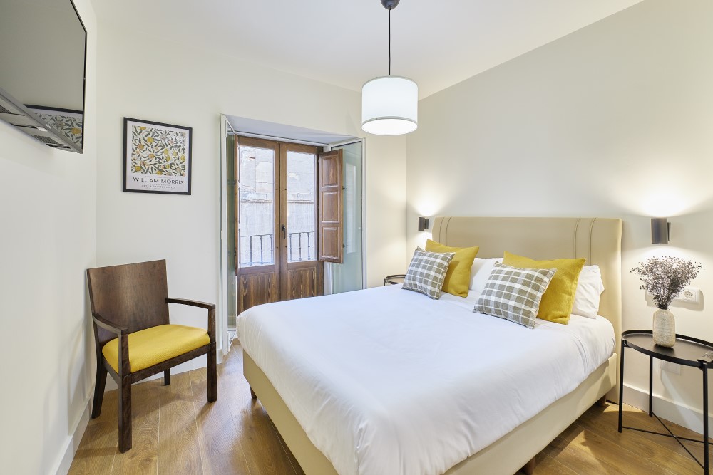 Cama 9 Estudios Bordadores