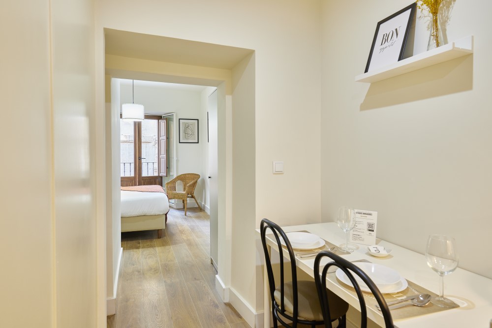 Vista desayunador, cama Estudio Bordadores