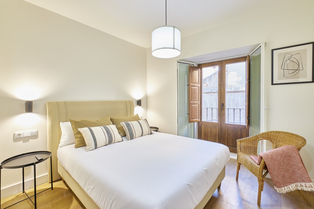 Cama 9 Estudios Bordadores