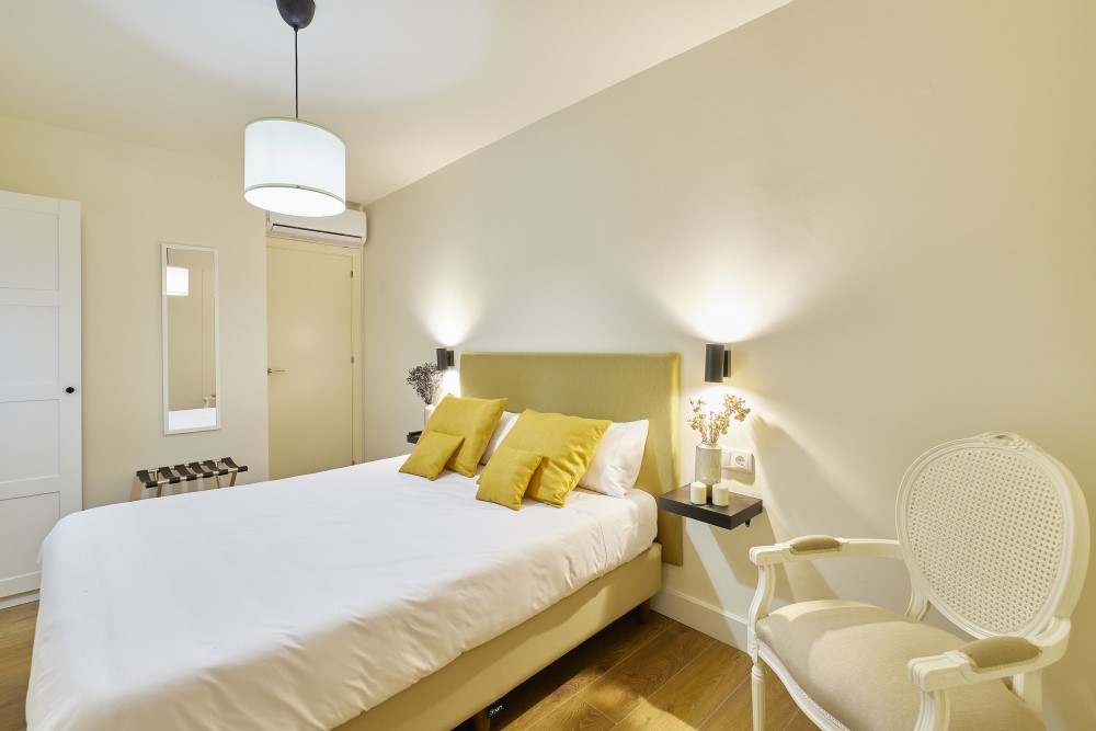 Cama 7 Estudios Bordadores